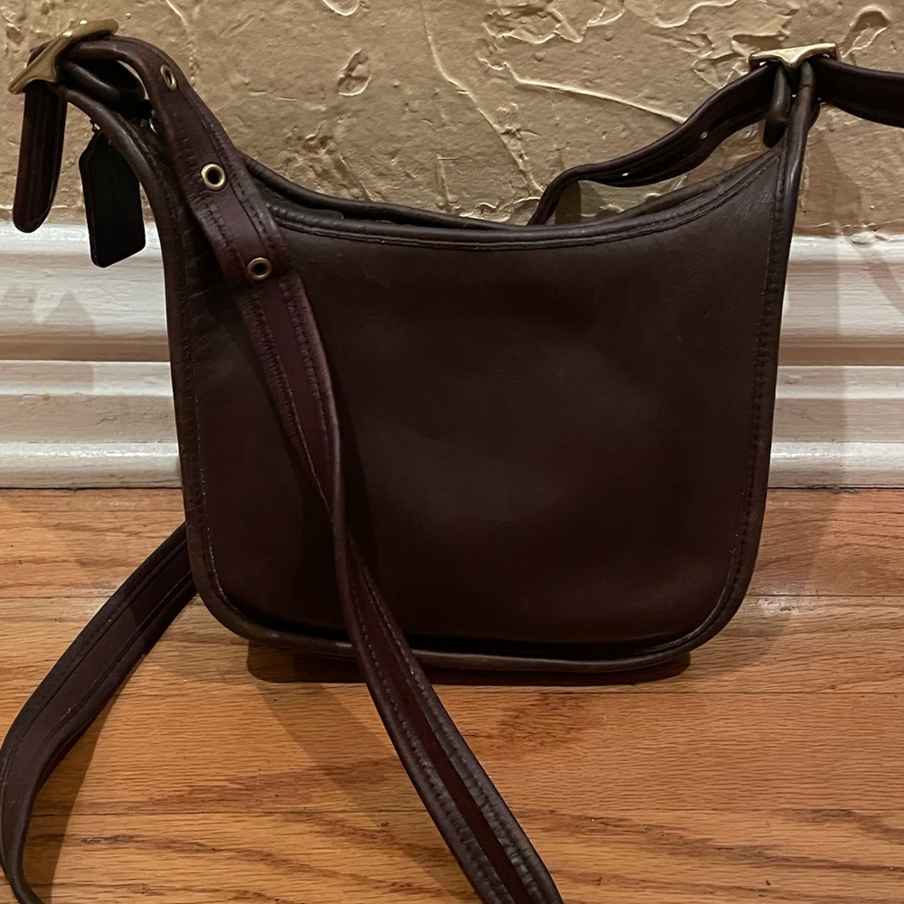 Classic Dark Brown vintage leather coach  Messenger Bag